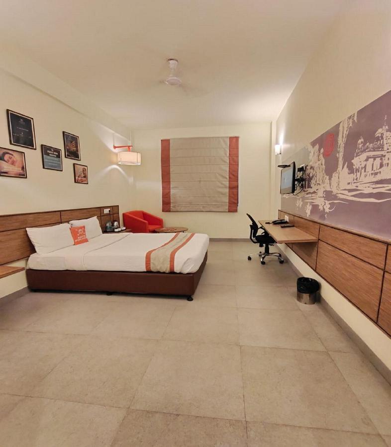 Max Hotels Jabalpur Εξωτερικό φωτογραφία
