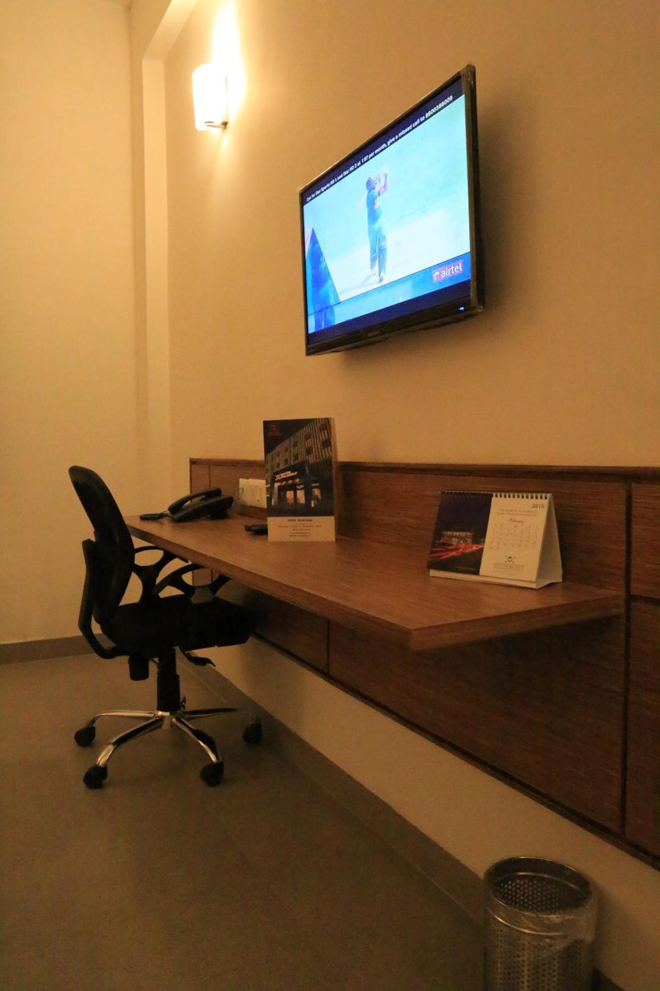 Max Hotels Jabalpur Δωμάτιο φωτογραφία