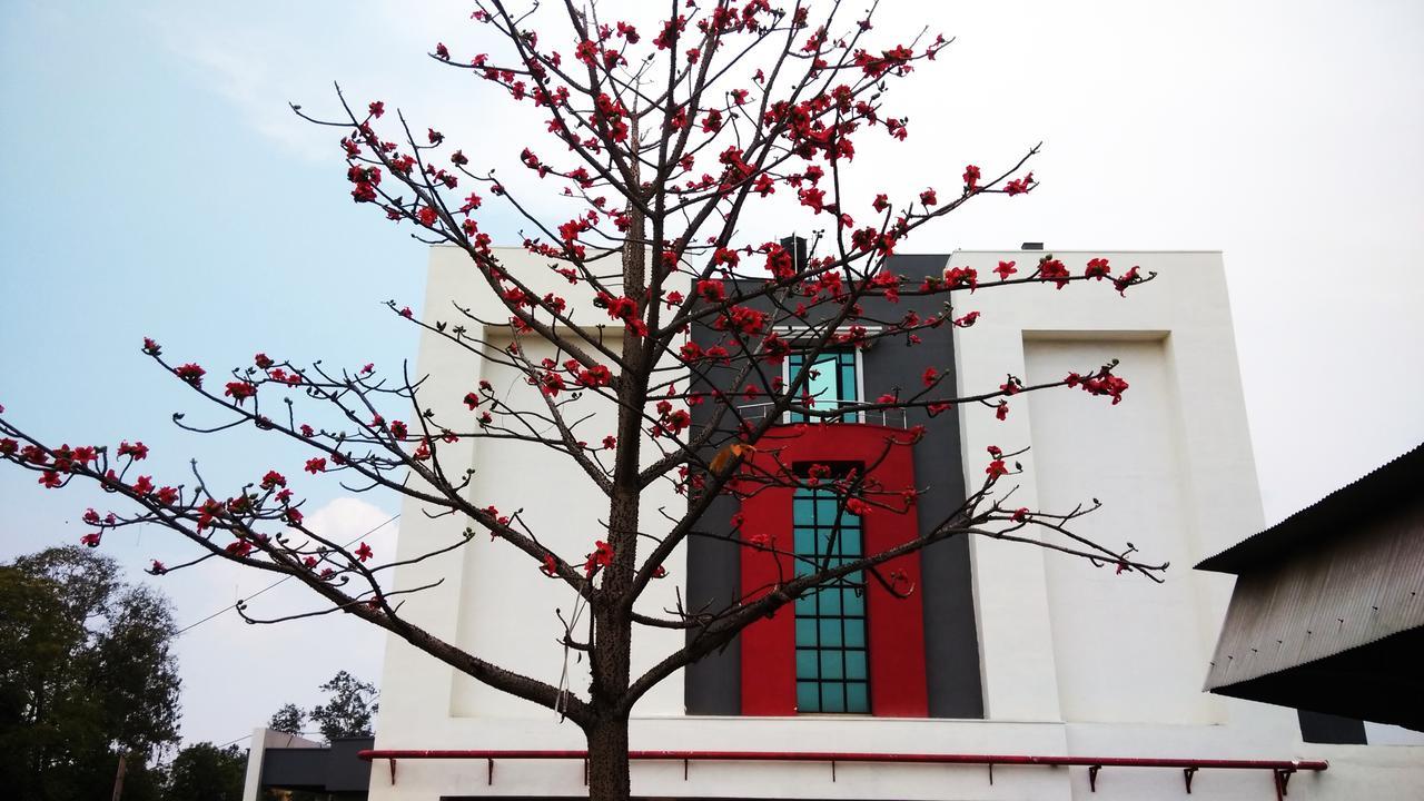 Max Hotels Jabalpur Εξωτερικό φωτογραφία